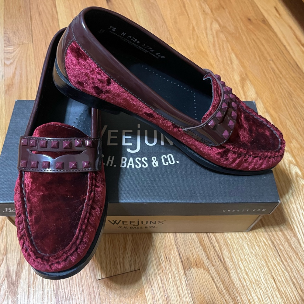 Bass Burgundy Velvet Weejuns Loafers sz 9.5